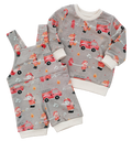 Kurze Latzhose mit Pullover
